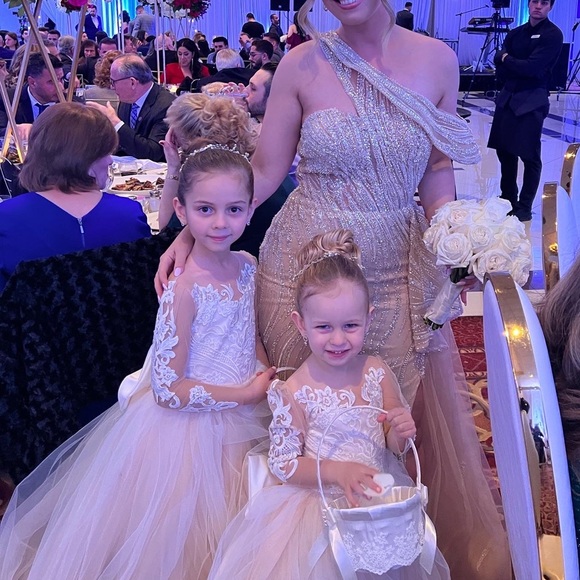 Beautiful flower girl dress from Ukraine - Picture 4 of 5